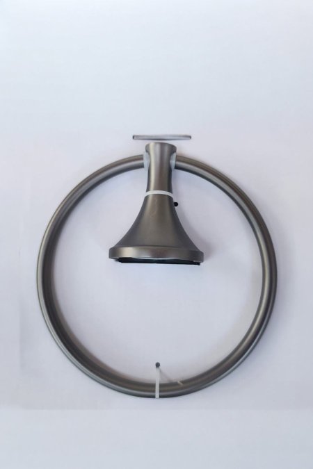 ⚙️ حلقة مناشف حمّام – رمادي معدني